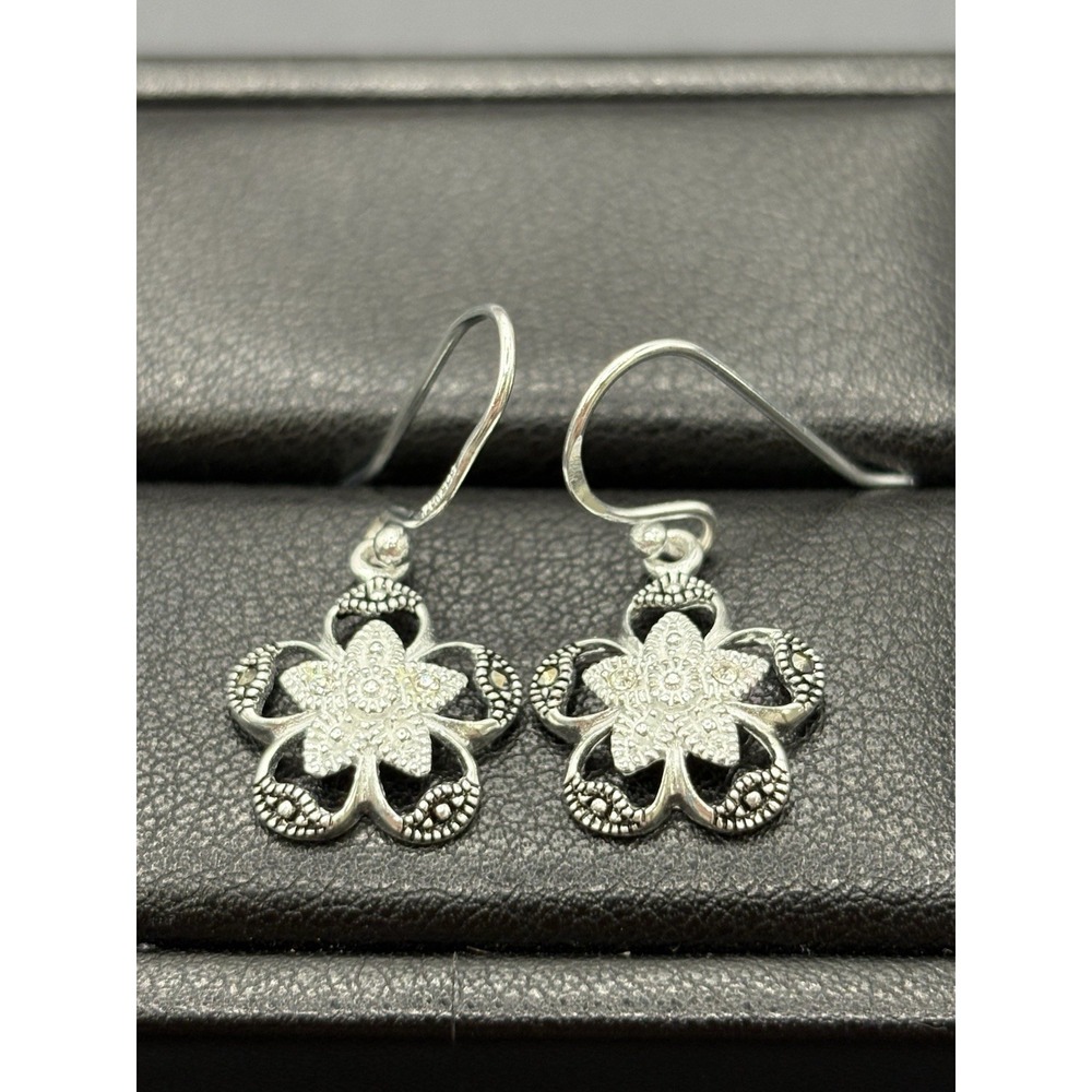 EUC Sterling Silver Flower Dangle Earrings 925 E11